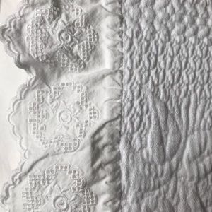 AU LIT fine linen